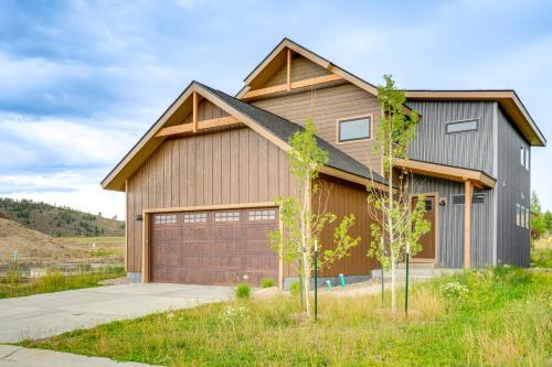 Grand Elk Ranch Casa | Private Hot Tub and Patio Granby Mtn Retreat!