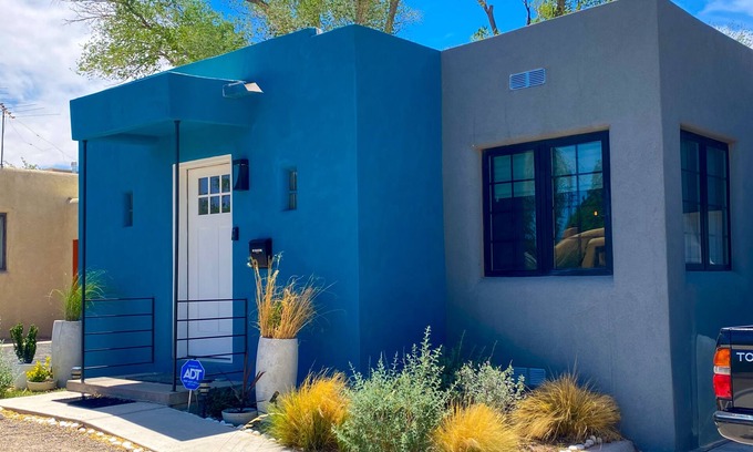 Parkland Hills Casa | La Casita Glam - NobHill / UNM / KAFB / Ridgecrest