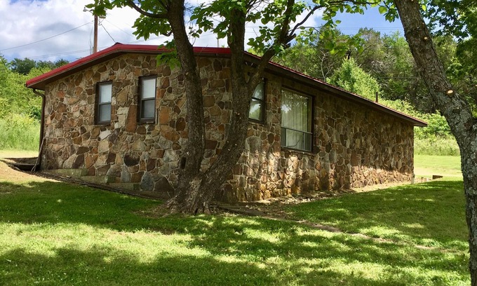 Norfork Casa | Casa privada ubicada segundos lejos del acceso a Norfork y al río Blanco