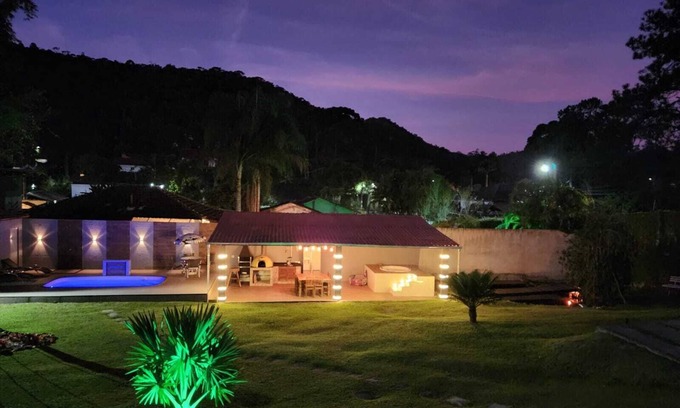 Albuquerque Casa | Private house with swimming pool, heated spa, gym and fire place!