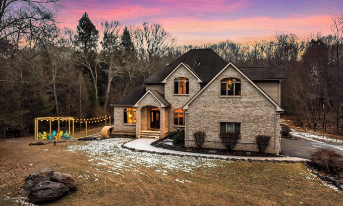 Reeders Casa | Private In-Ground Pool, Hot Tub, Sauna, Pickleball