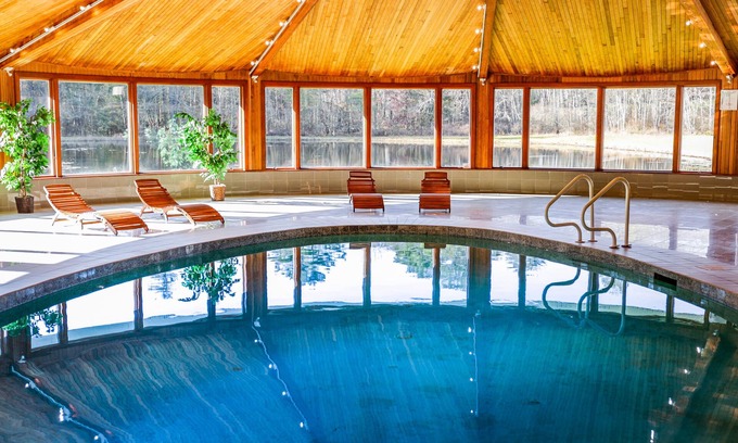 Narrowsburg Casa | Private Indoor Pool - Hot Tub - 2 Fishing Ponds - 33 Acres