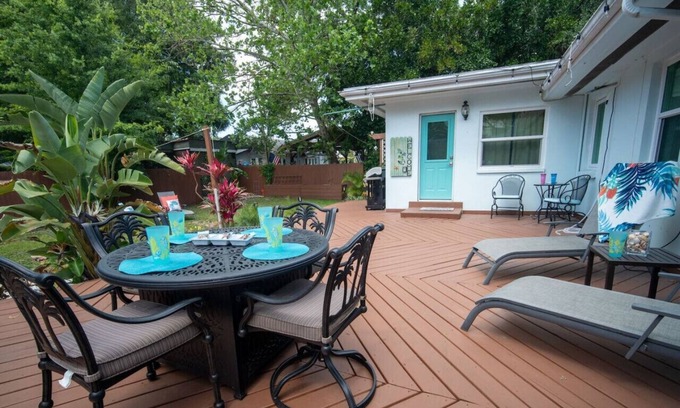 Bradenton Cabaña | Private King Bed Suite-Near AMI Beach-Walk D’Town.