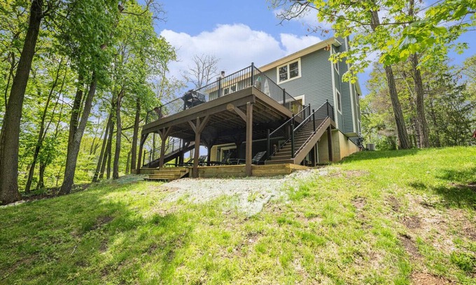 South Gull Lake Casa | Private King Room on Gull Lake