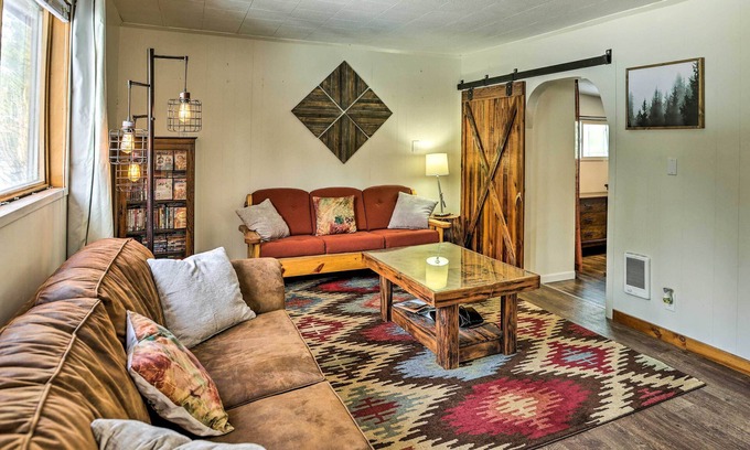 La Pine Cabina | Private La Pine Cabin Rental: 30 Mi to Bend!