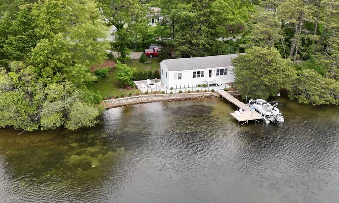 Centerville Cabaña | Private Lake Front Cottage
