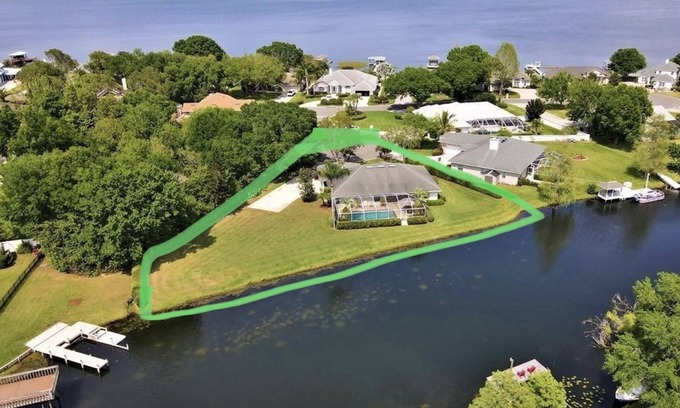 Auburndale Casa | private Lake house by the canal of lake Arietta