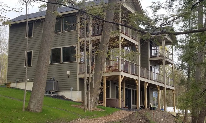 Trumansburg Casa | Private Lake House on Cayuga Lake in wine country near Taughannock Park