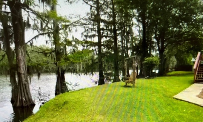 Redwood Casa | Private Lakefront House for Fishermen, Hunters, Lake-goers, and the Whole Famliy