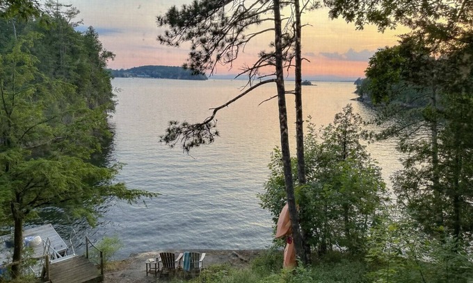 Colchester Cabina | Private Lakehouse with Great Swimming and Epic Sunset Views
