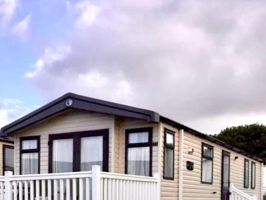 Grampound Complejo | Private Lakeside Cabin