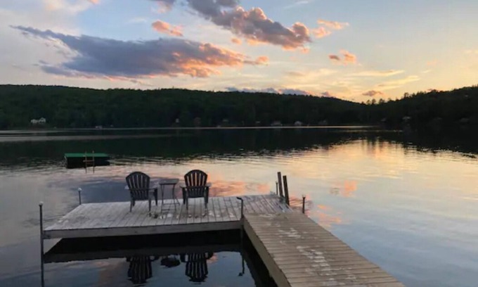 Concord Alquiler De RV | Private Lakeside Camping with Included Tent, Air Mattresses, Kayaks, Fire Wood