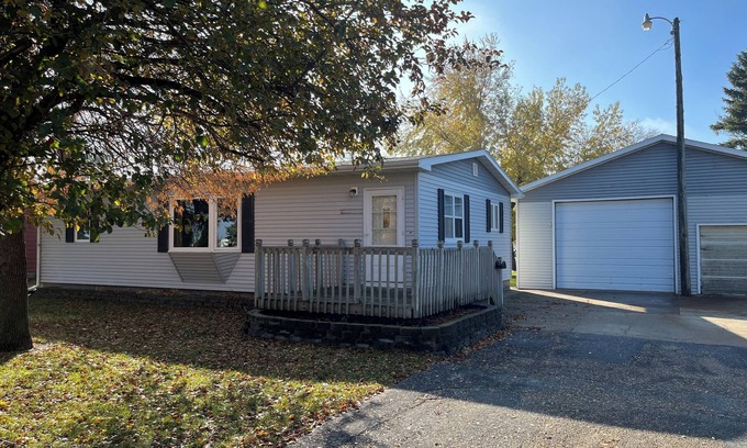 Devils Lake Casa | Private Lakeside Escape on Devils Lake