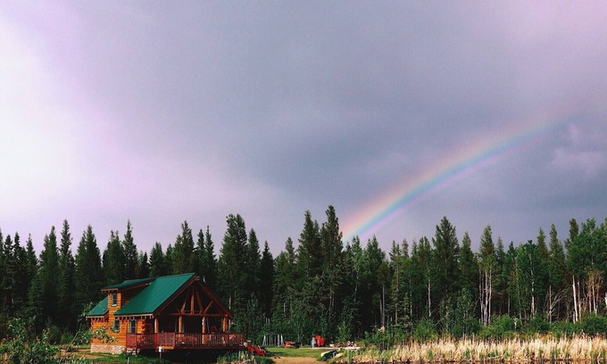 Drayton Valley Cabina | Private Log Cabin Rental