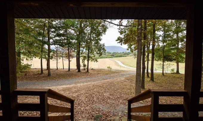 Etowah Cabina | Private Log Cabin at Windswept Farm