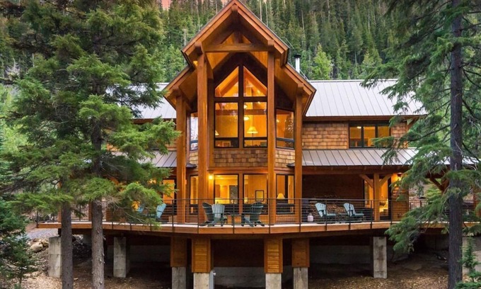 Bend Cabina | Espectacular casa / cabaña de lujo, bañera de hidromasaje, entorno precioso y privado en el lago Tumalo, Bend Oregon