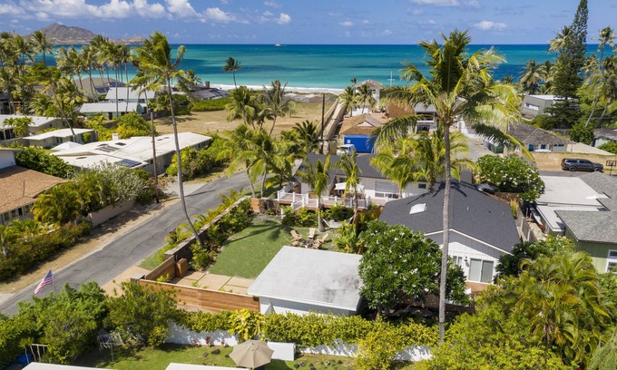 Kailua Casa | Private Luxury Home, Steps from the Beach w/ AC, Ranch Beach House