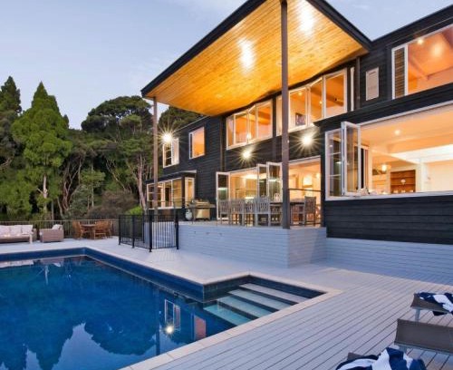 Paihia Villa | Private Luxury in Paihia - with Heated Pool!
