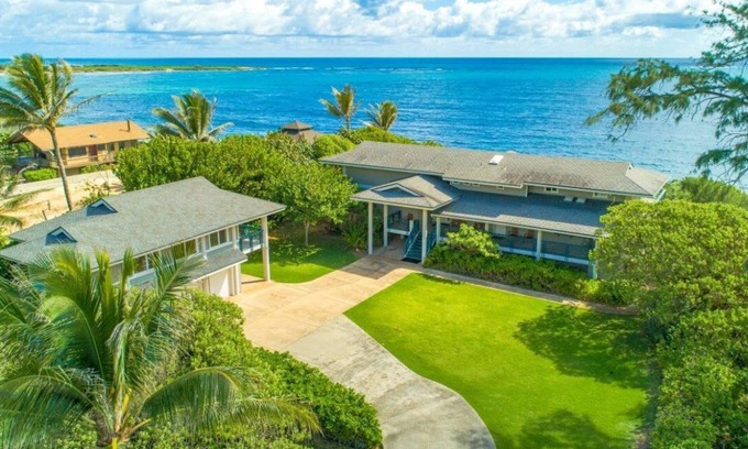 Laie Casa | Propiedad de lujo frente al mar privado en Kahuku North Shore!