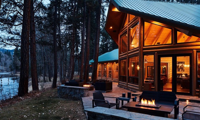 Grantsdale Casa | PRIVATE LUXURY RIVERFRONT LODGE AND CABINS ON THE BITTERROOT RIVER