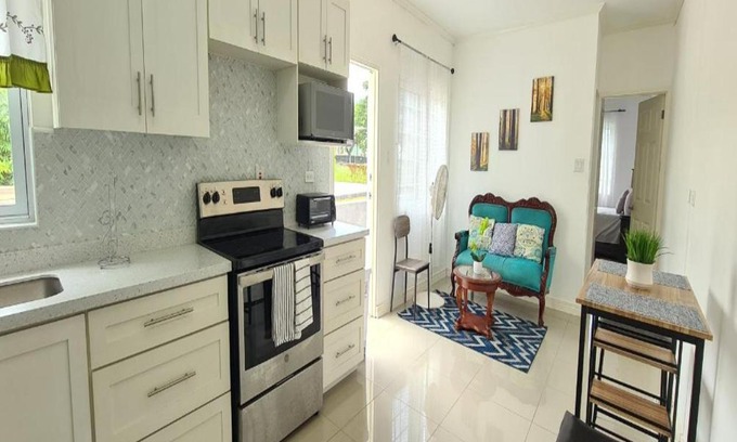 Mona Heights Apartamento | Private Modern Apartment in the Kingston City
