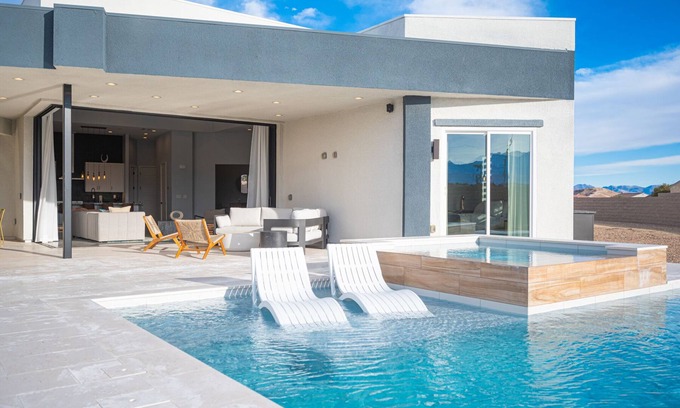 Enterprise Casa | Private Modern Luxury Home Custom Built with Pool and Hot tub 14Mins to LV BVLD