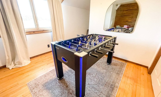 Colorado Springs Cabina | Private Mountain Cabin! King Beds 8 Acres Game Room Pet Friendly