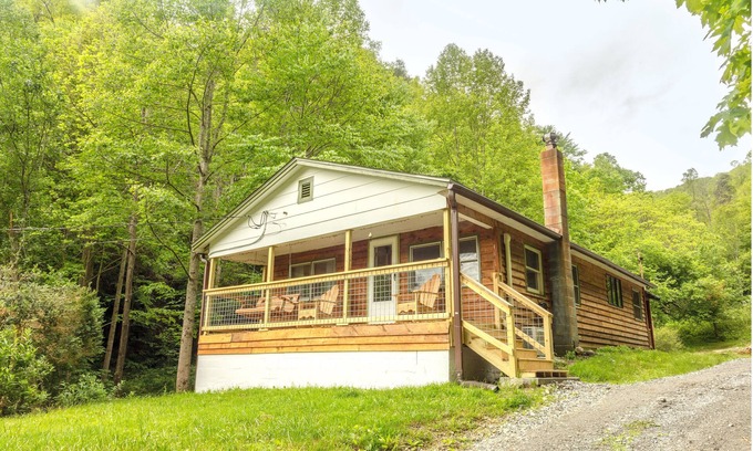 Marshall Cabina | Private Mountain Retreat near Hot Springs & Appalachian Trail