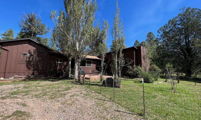 Payson Cabina | Private Mountain Retreat with room to roam! Horses welcome!