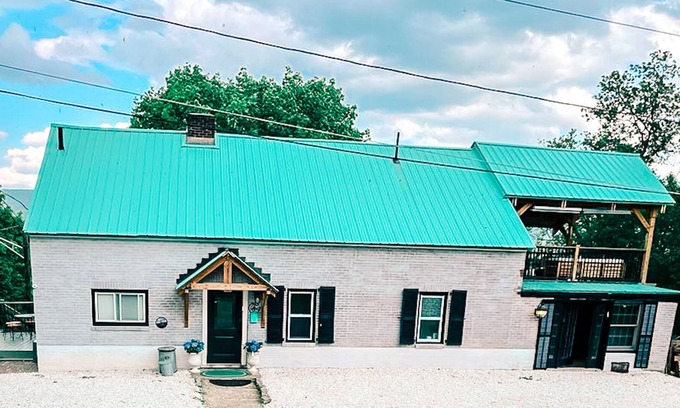 North Adams Casa | Private mountain top Chalet, a short walk to Mass Moca. .