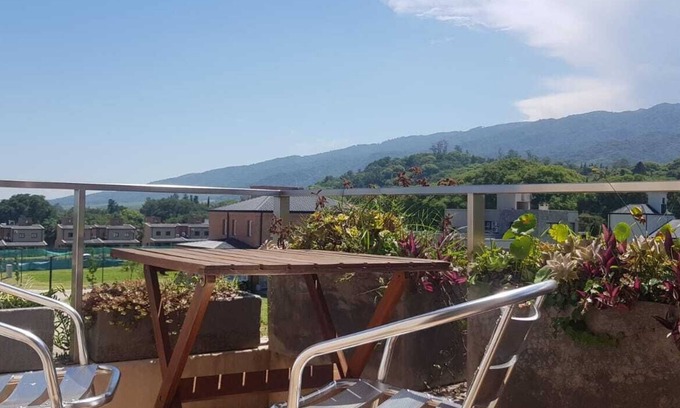 Yerba Buena Casa | Casa barrio privado cerca montaña y pileta