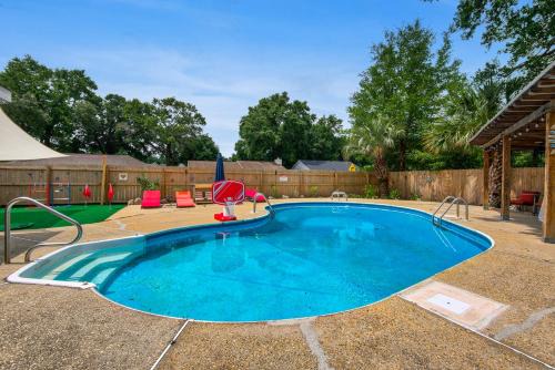 Northeast Pensacola Casa | Private oasis, Pool, Downtown PNS & Beach 3BR-2,5BT