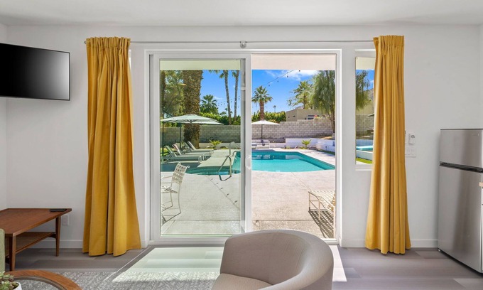 Magnesia Falls Cove Casa | Private oasis with 5 bedrooms!