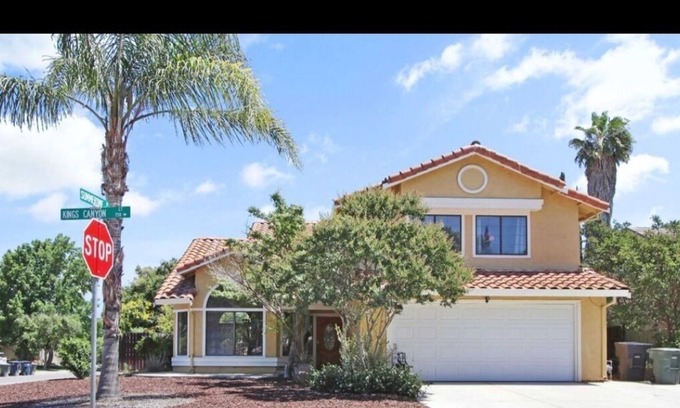 Tracy Casa | Private Oasis with private entrance and bathroom