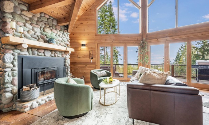 Port Angeles Cabina | New! Private, ocean view cabin close to ONP; hot tub/ gameroom
