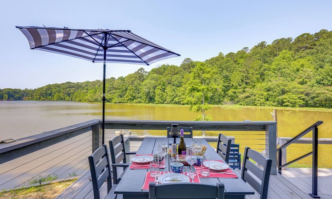 Titus Cabina | Private On-Site Boat Dock: Cabin on Lake Jordan