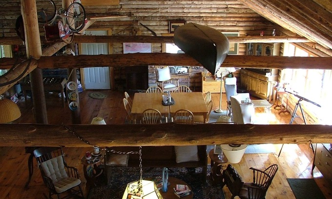 Monson Cabina | Privado, en la hermosa cabaña de troncos de agua, 815 pies de frente de agua, 16 hectáreas