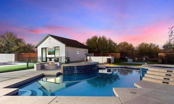Desert View Village Casa | Private Pickleball Court, Pool & HotTub, Fire Pit ++