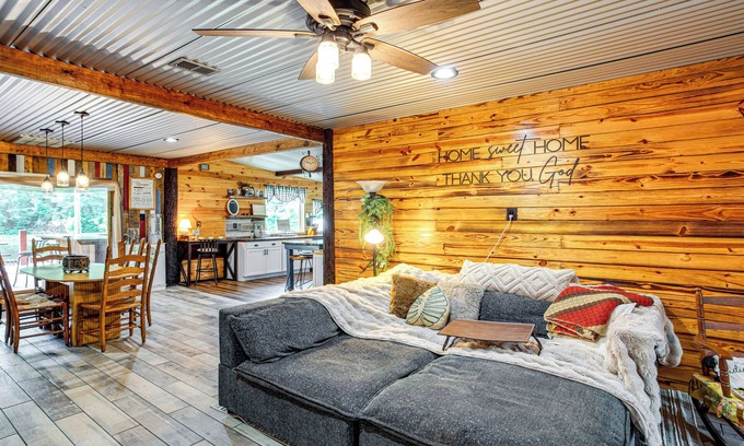 Orangeburg County Cabina | Private Pond & Large Yard: Unique Cabin in Norway!
