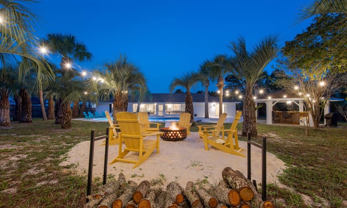 Gulf Pines Casa | ☀️Private Pool-6-Seater LSV(Golf Cart)-6BR Beach Therapy☀️