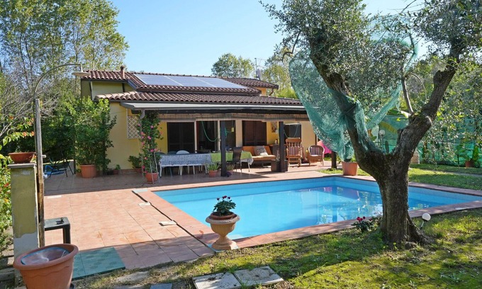 Ameglia Villa | Villa en Ameglia con 2 habitaciones, capacidad 5