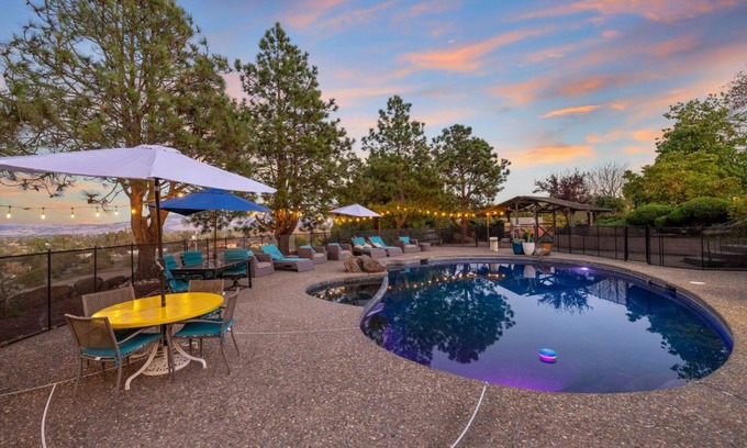 Cotati Villa | Private Pool and Large Deck Modern Cotati Villa!