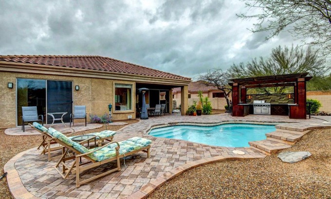 Glen Eagle Casa | Private Pool and Pergola Arizona Vacation Rental