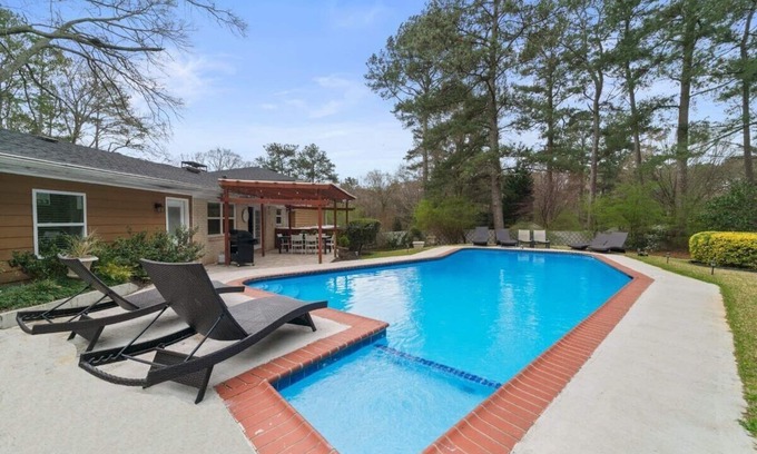 Decatur Casa | The Atlanta Chill Spot 5 BDR, Capacidad 14 + Piscina privada