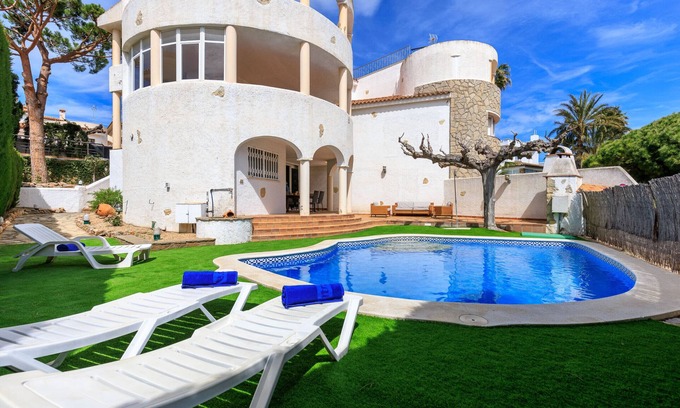 Miami Platja Villa | Piscina Privada · Barbacoa · WiFi · M308-086 VILLA POMER