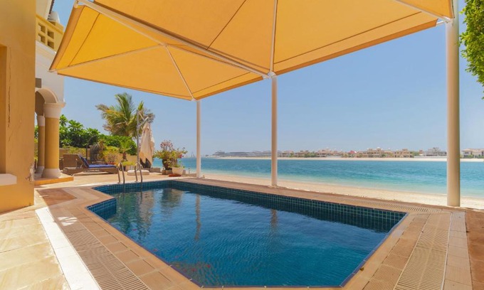 Palm Jumeirah Villa | Private Pool & Direct Beach Access-4BDR Villa