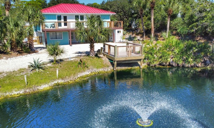 St. George Island Cabaña | Private Pool! Easy Beach Access- 2 FREE BIKE RENTALS INCLUDED WITH YOUR STAY!