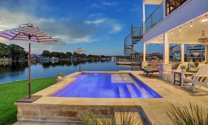 Kingsland Casa | Private Pool, Elevator, Kayaks, Pickleball, Golf, Covered Boat Slip, Fishing!