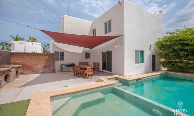 La Paz Casa | Steps to Beach, Private Pool & BBQ, Near Malecón