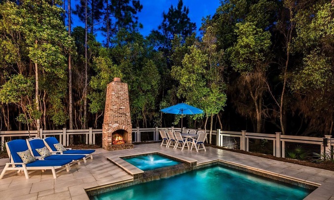 Forest District Casa | ¡Piscina privada! ¡Distrito de Forrest! ¡Parrilla de gas! ¡Carro de golf!